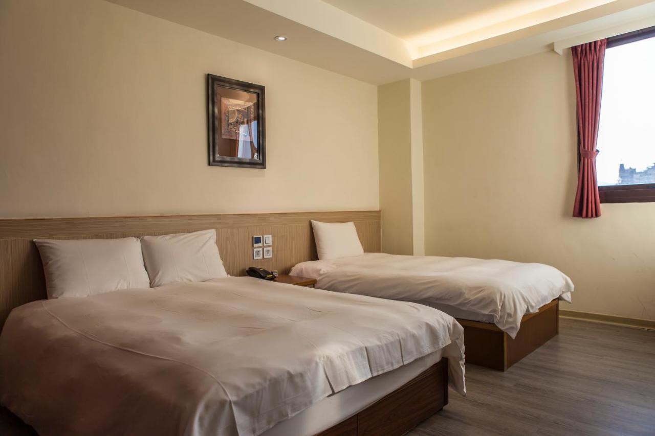Yadi Hotel Пулі Екстер'єр фото