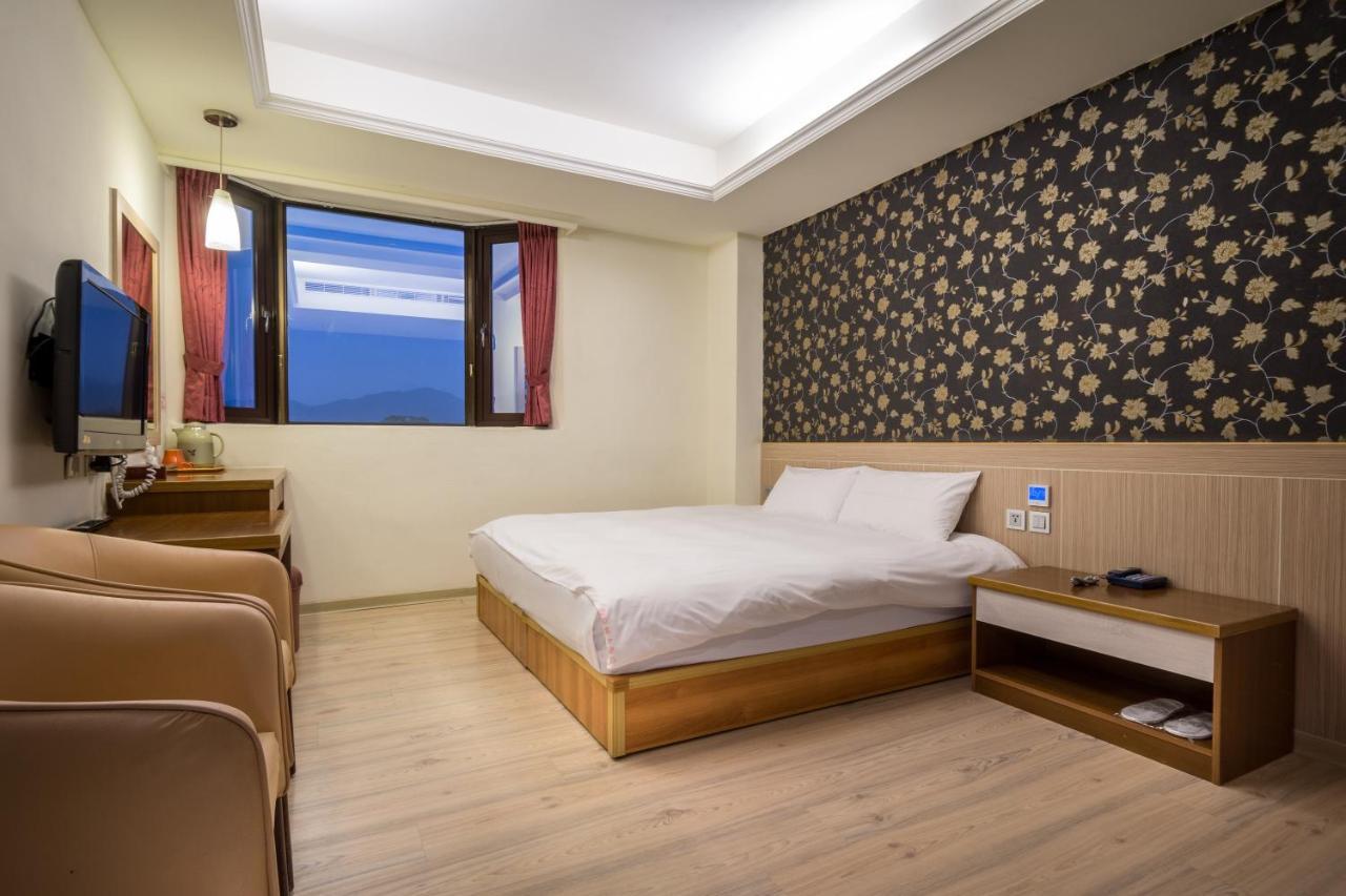 Yadi Hotel Пулі Екстер'єр фото