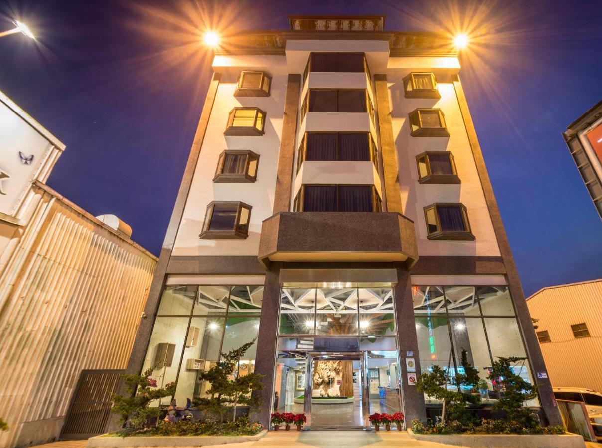 Yadi Hotel Пулі Екстер'єр фото