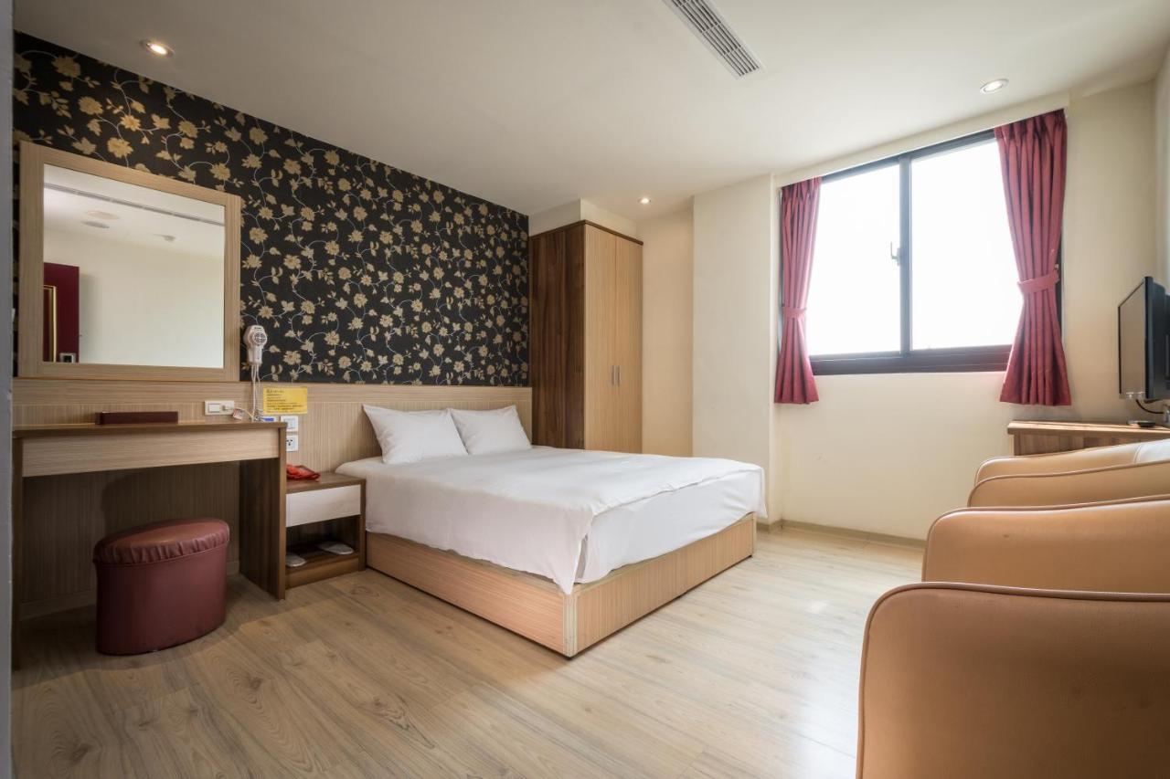 Yadi Hotel Пулі Екстер'єр фото