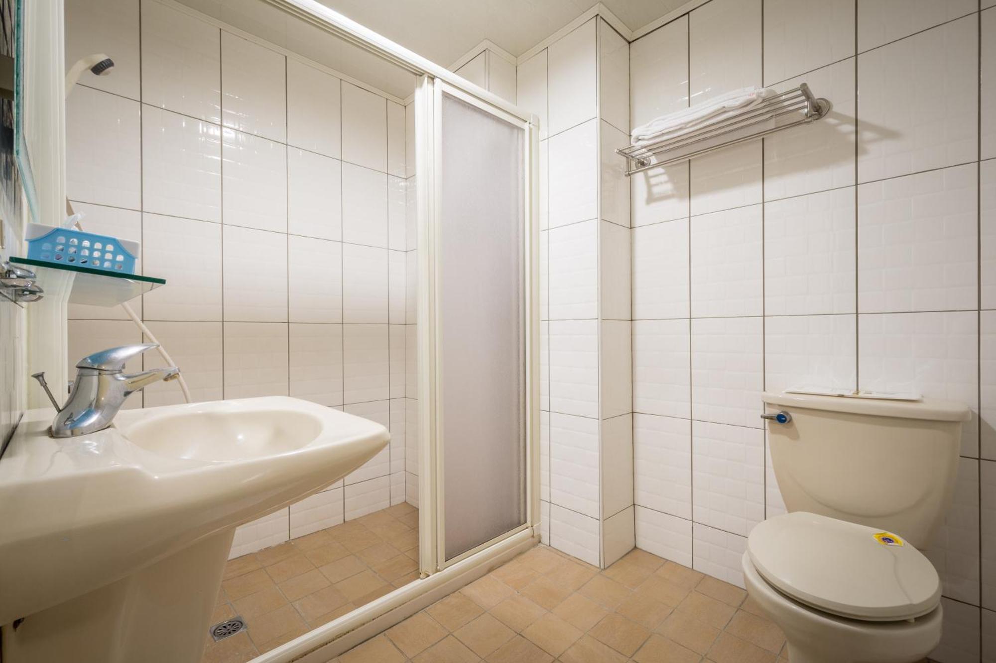 Yadi Hotel Пулі Екстер'єр фото
