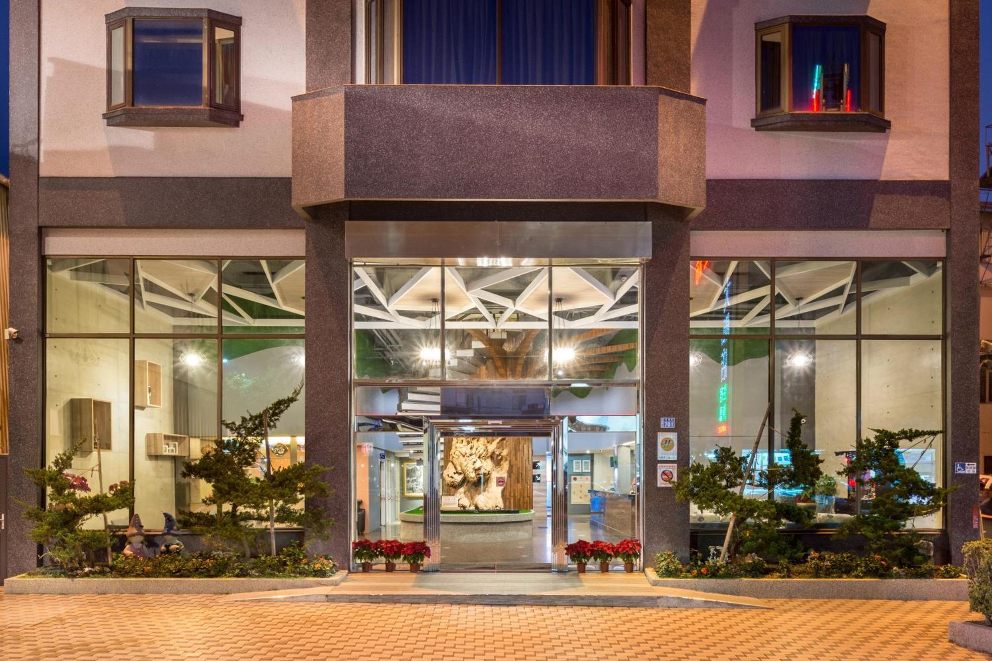 Yadi Hotel Пулі Екстер'єр фото