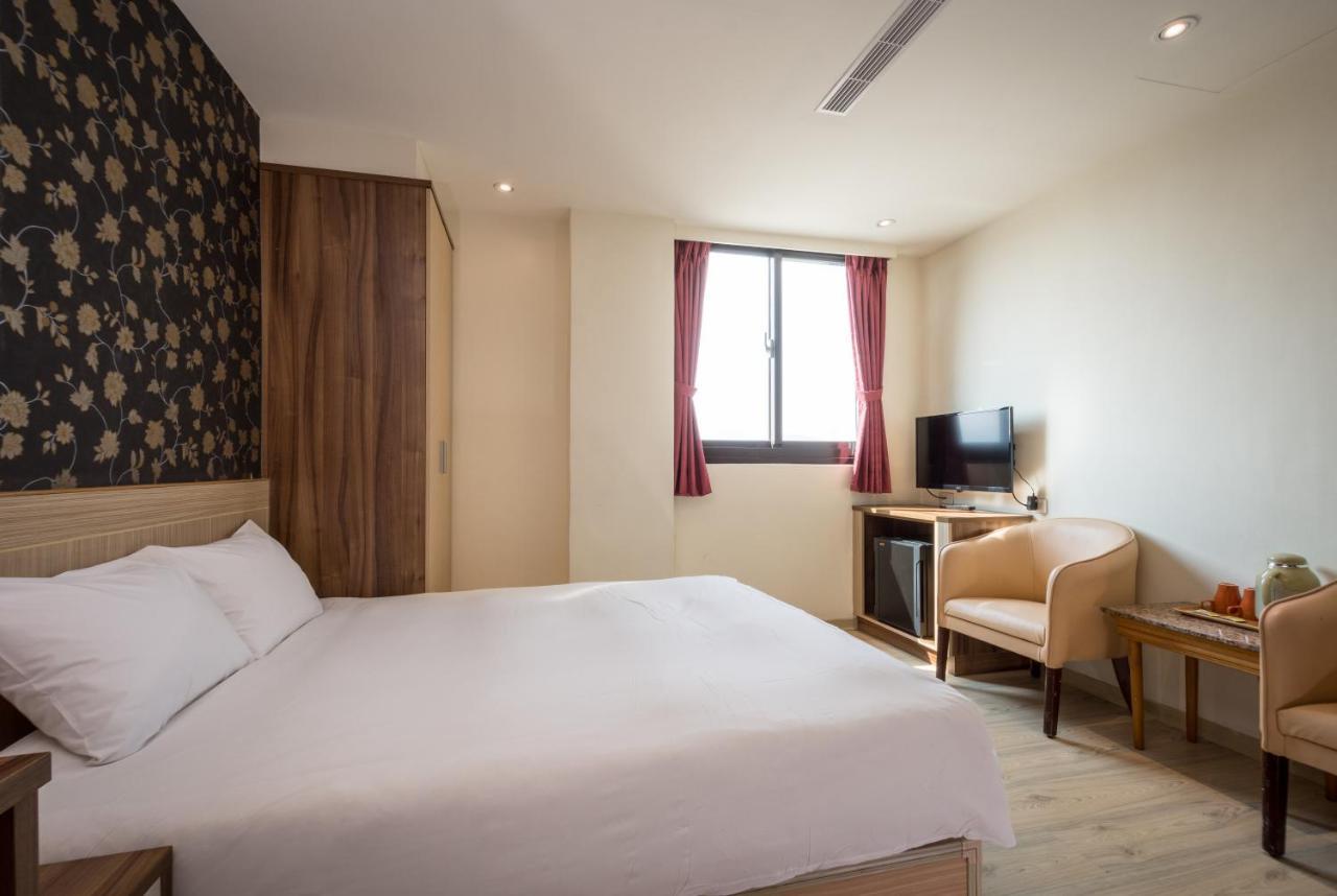 Yadi Hotel Пулі Екстер'єр фото