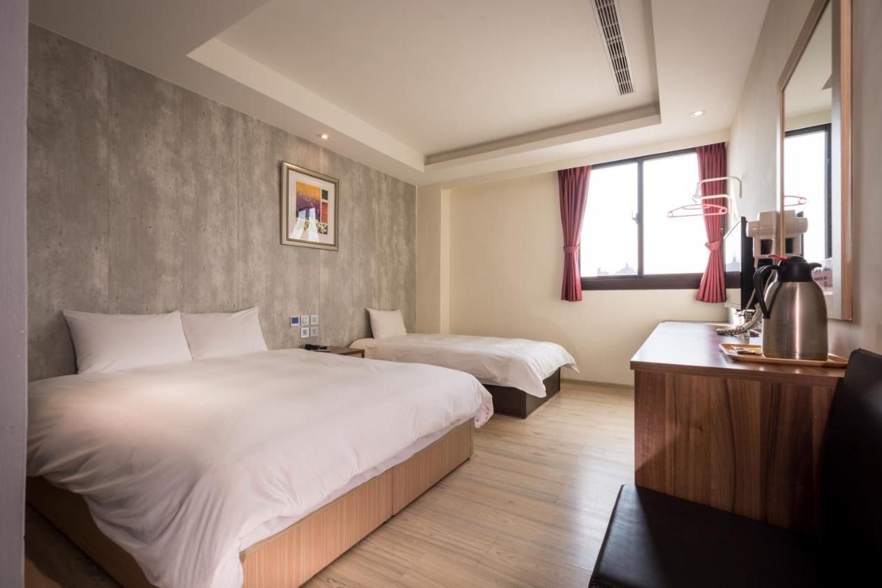 Yadi Hotel Пулі Екстер'єр фото