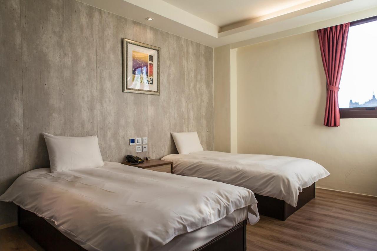 Yadi Hotel Пулі Екстер'єр фото