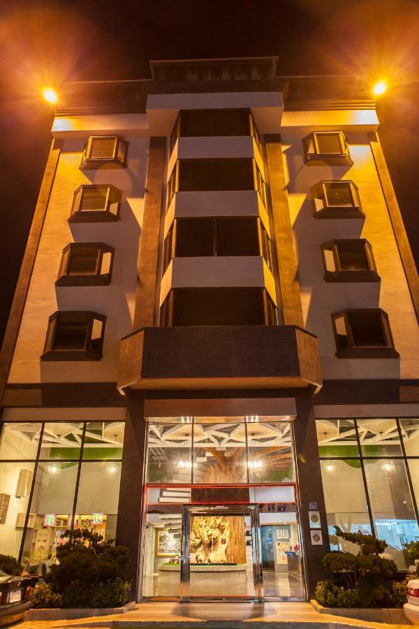 Yadi Hotel Пулі Екстер'єр фото