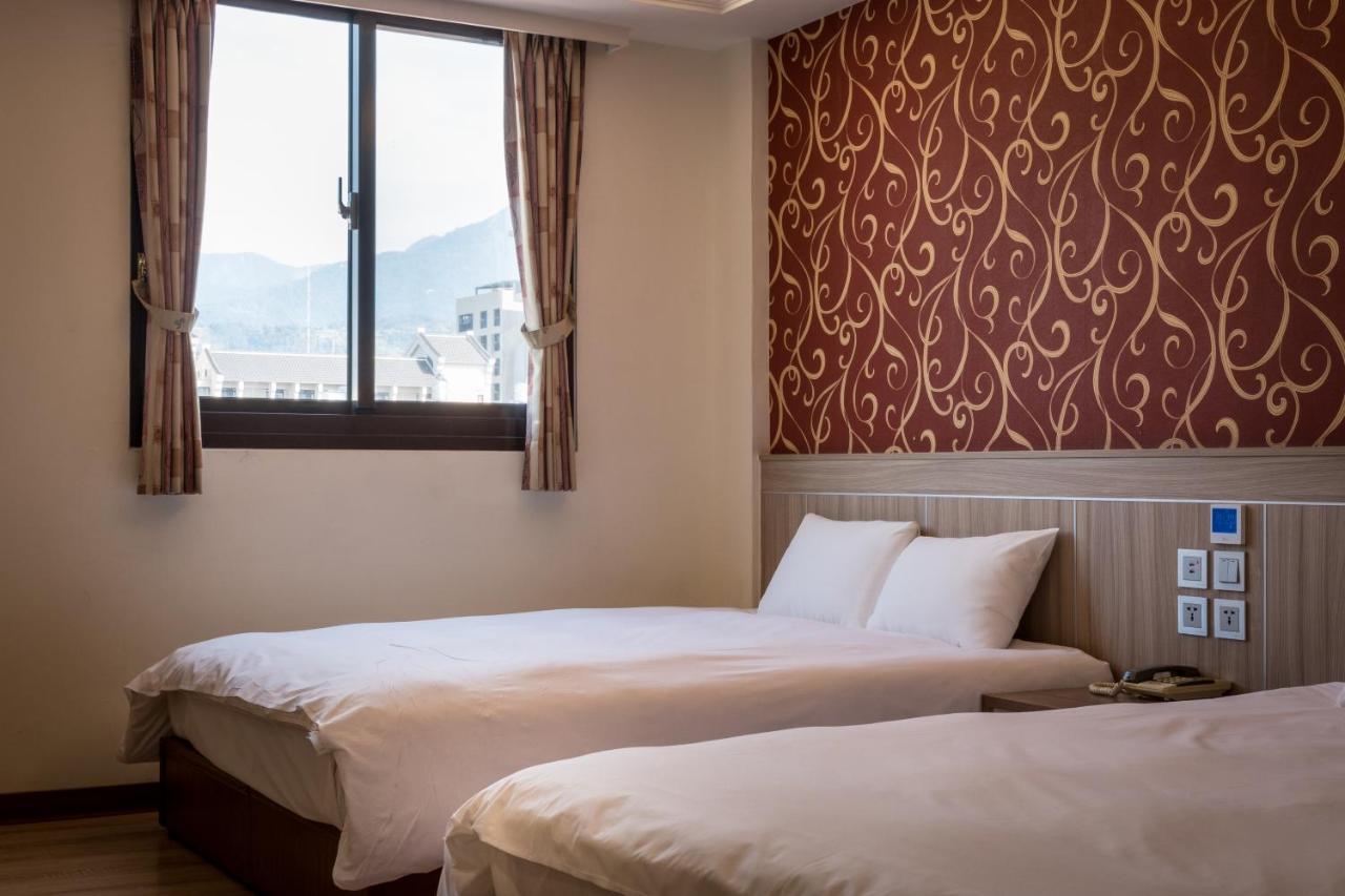 Yadi Hotel Пулі Екстер'єр фото