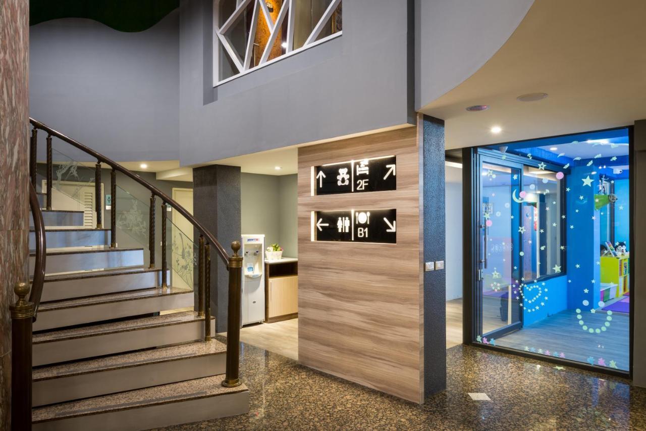 Yadi Hotel Пулі Екстер'єр фото